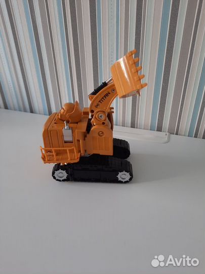 Трансформер Titan