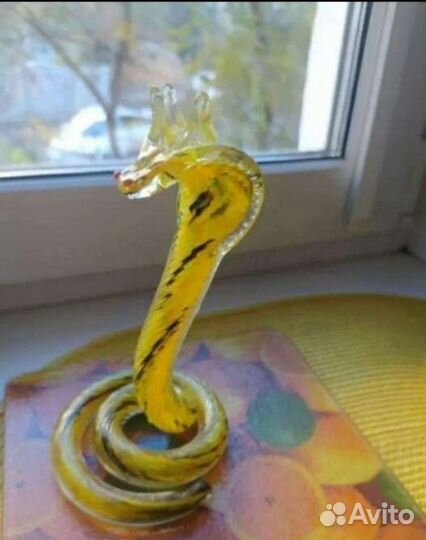 Статуэтки разные