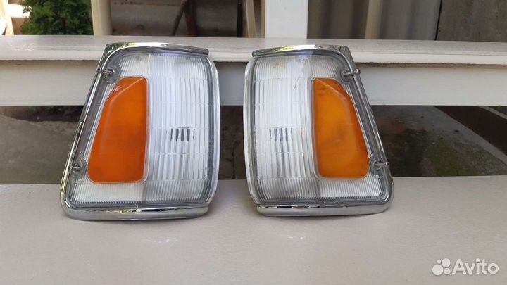 Поворотник Toyota 4Runner Hilux surf