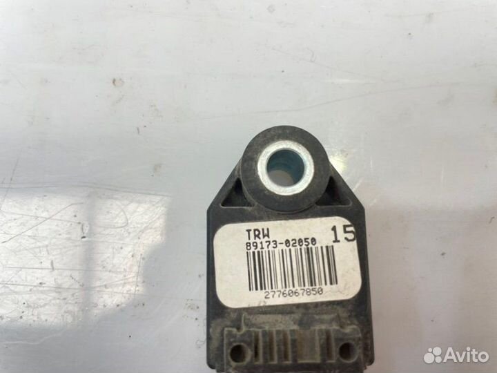 Датчик airbag передний правый Toyota Corolla