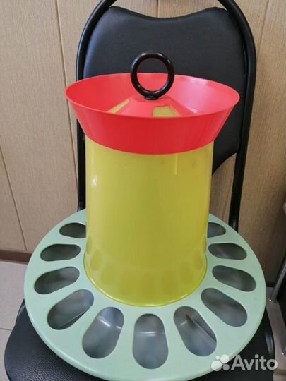 Кормушки и поилки для птиц