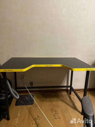 Стол компьютерный colizeum