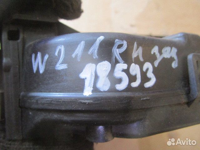 Замок двери задней правой Mercedes Benz W211 E-Kla