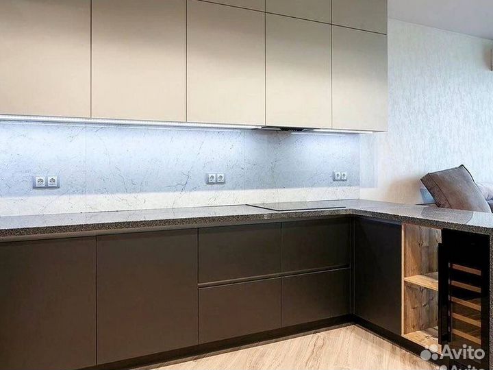 Кухонный гарнитур в современном стиле на заказ