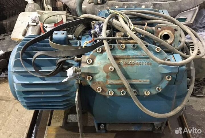 Компрессор от холодильной установки ilka 2H2-56/7