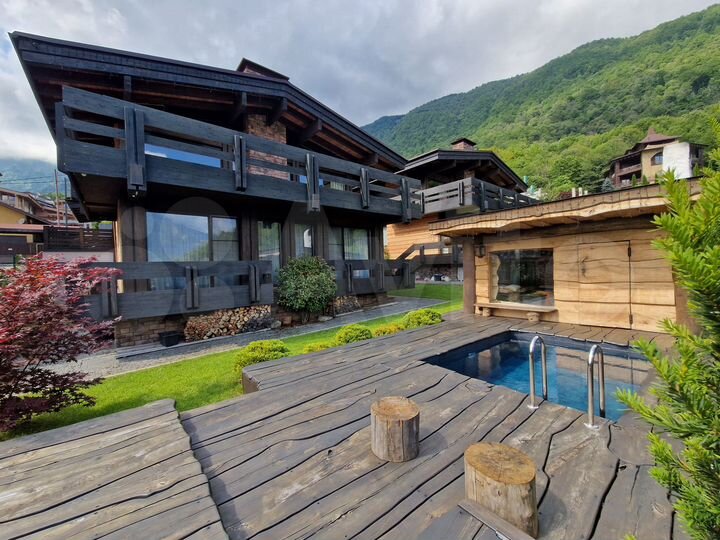 Дом 269 м² на участке 5 сот.