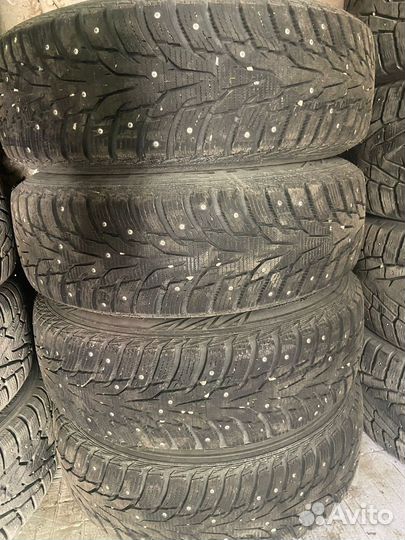 Nexen Winguard WinSpike WH62 215/65 R16 и 215/65 R16 102T