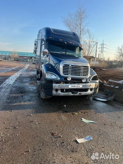 Freightliner Columbia, 2004