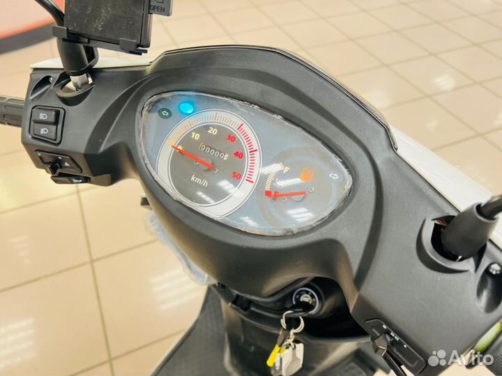 Скутер бензиновый