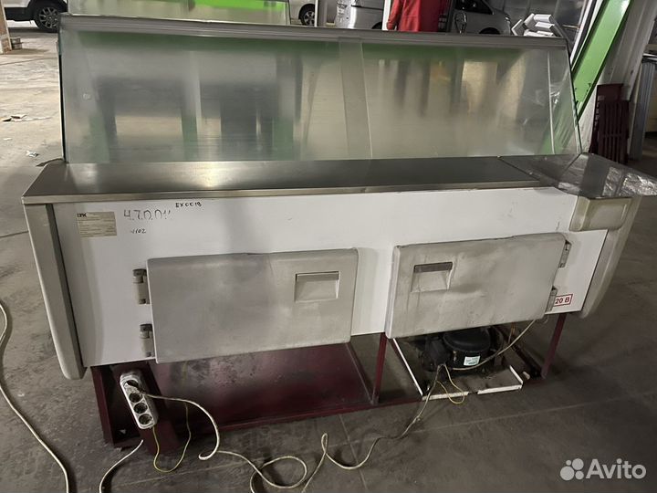 Холодильная витрина бу