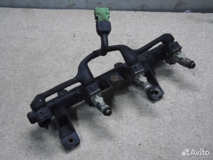 Топливные форсунки 1.4 8v Пежо 206