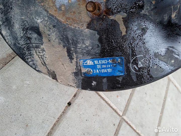 Вакуумный усилитель тормозов VW Passat B4