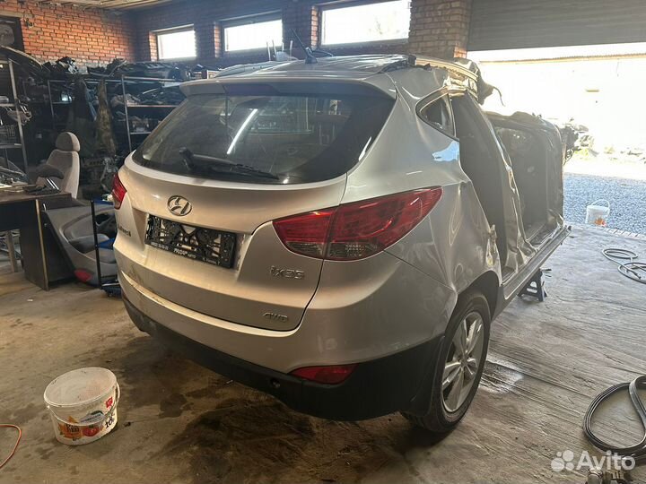 В разборе Hyundai IX35 2011г 2.0 ат на бу Запчасти