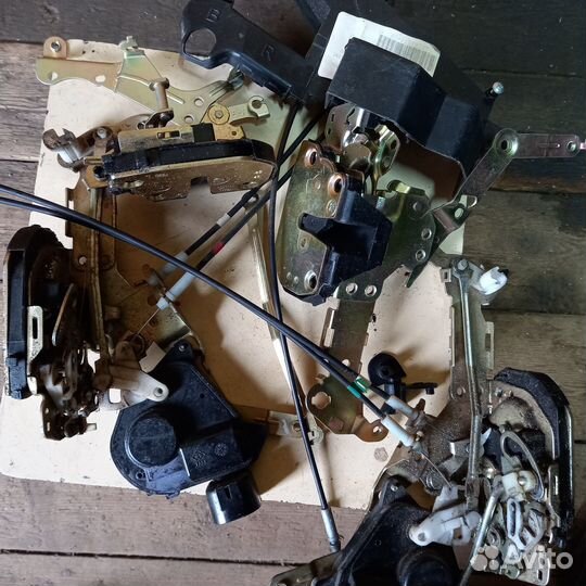 Запчасти к автомобилю бад Ф3 и форд мондео