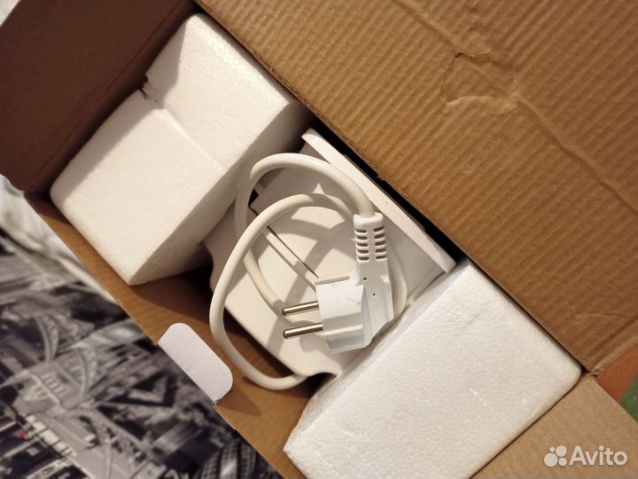 Электрическая вафельница новая