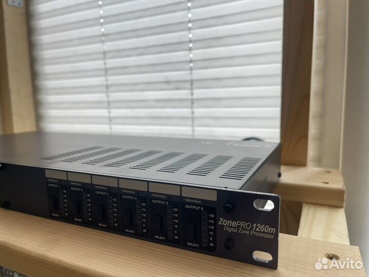 Dbx ZonePro 1260m - аудио процессор