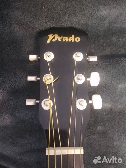 Акустическая гитара 