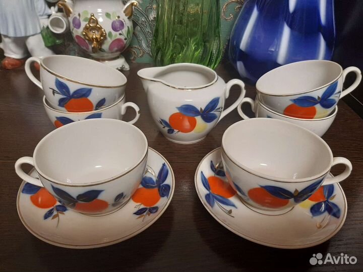 Часть винтажного сервиза