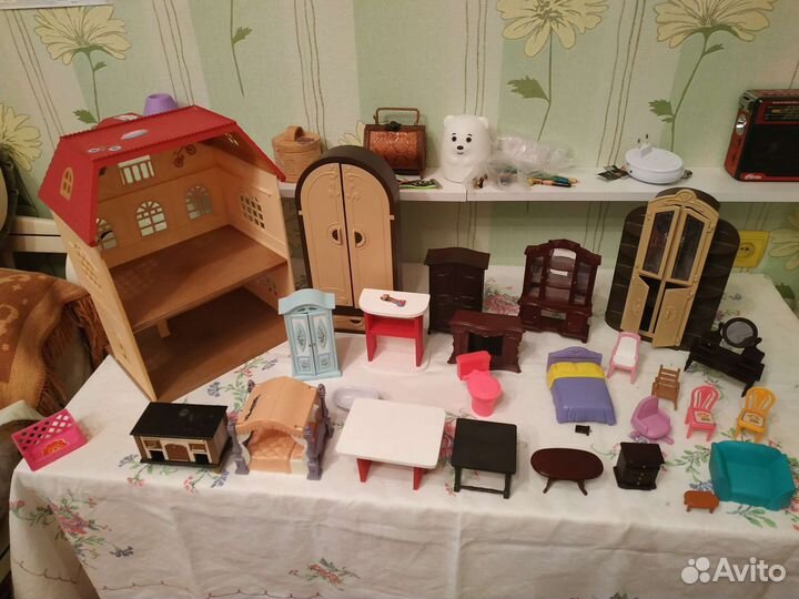 Домик кукольный с мебелью