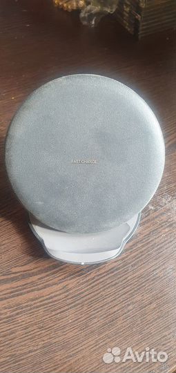 Безпроводная зарядка Samsung EP-PG950