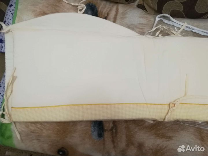 Детская кроватка с маятником