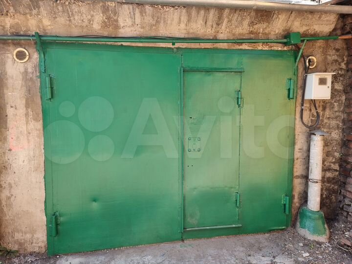 Гараж, > 30 м²