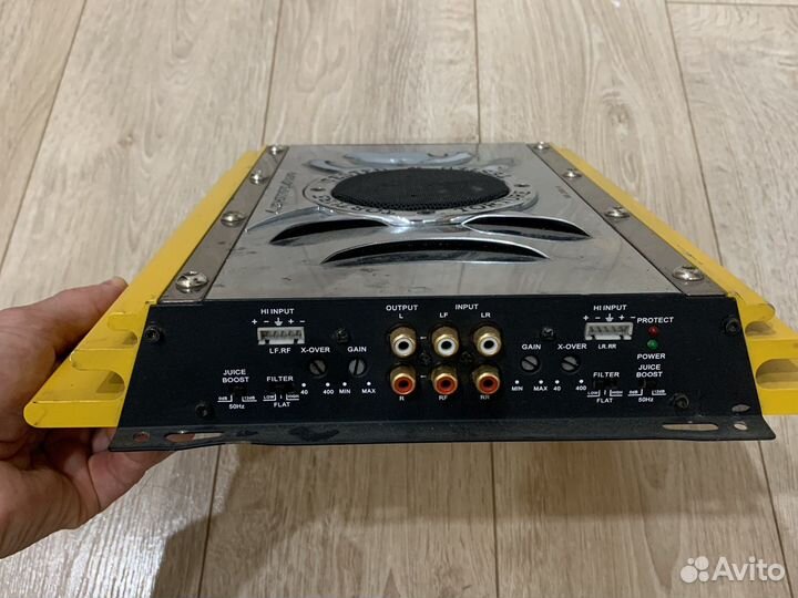 Сабвуфер и усилитель в автомобиль