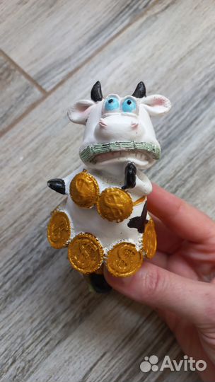 Статуэтки новые/с сердечками/с денежкой