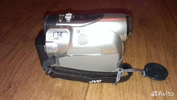 Видеокамера JVC GR-D290E