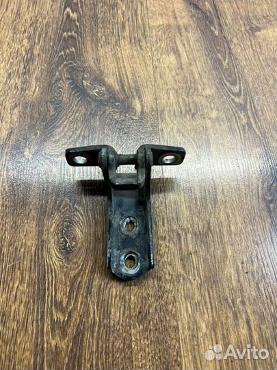 Петля двери задняя левая Chery Fora А21 2 2008