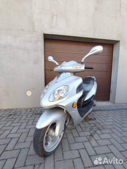 Скутер Galaxy 125