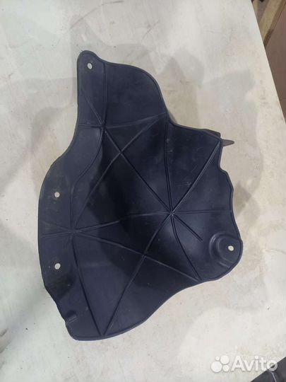 Подкрылок задний Tiida C11