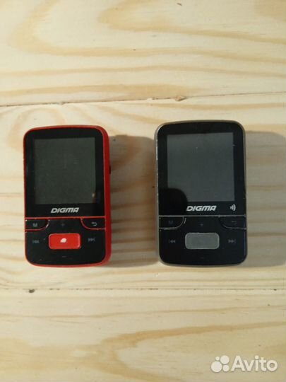 Mp3-плееры Digma T3 и Digma Z4 на запчасти