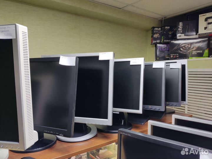 Множество мониторов 17/19/20/24