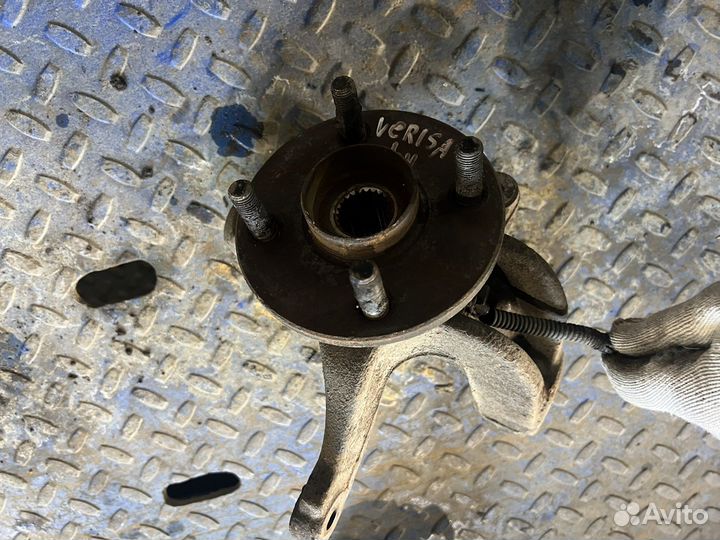 Поворотный кулак Mazda Verisa Demio