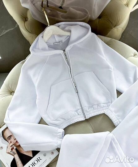 Спортивный костюм женский