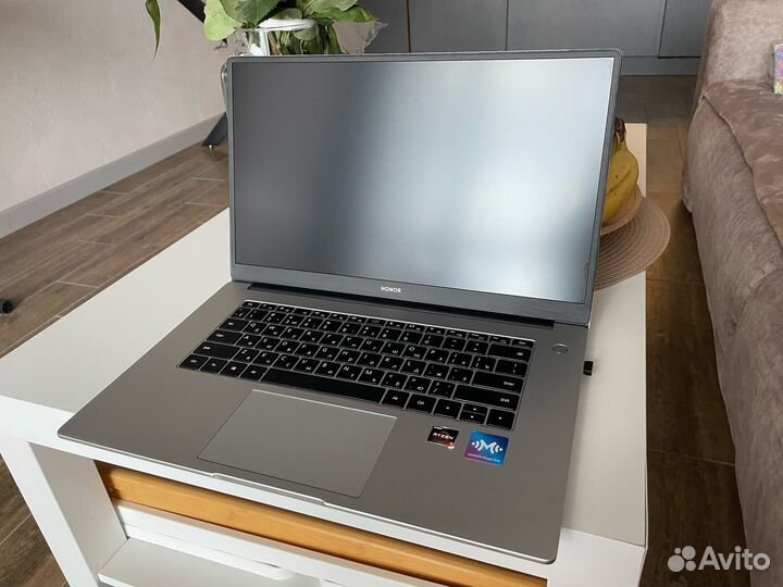 Honor MagicBook 15 (16gb RAM / 512gb SSD)