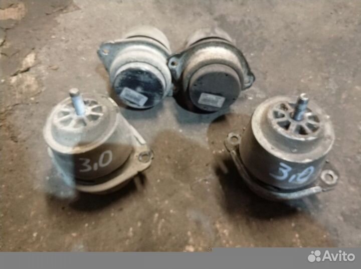 Опора двигателя 3.0 дизель VW Туарег Ауди Q7 Каен