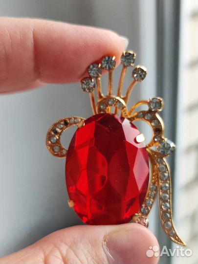Броши ананас красная и серая винтаж редкость