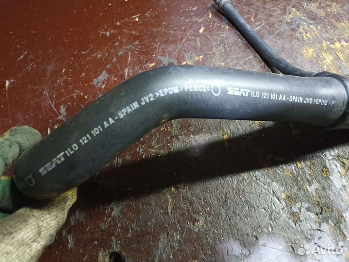 Патрубок охлаждения volkswagen golf 3 2,0 agg