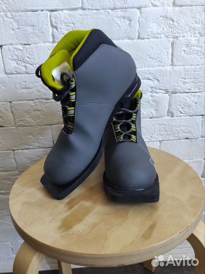 Лыжные ботинки и лыжи quechua 38 р 180 см