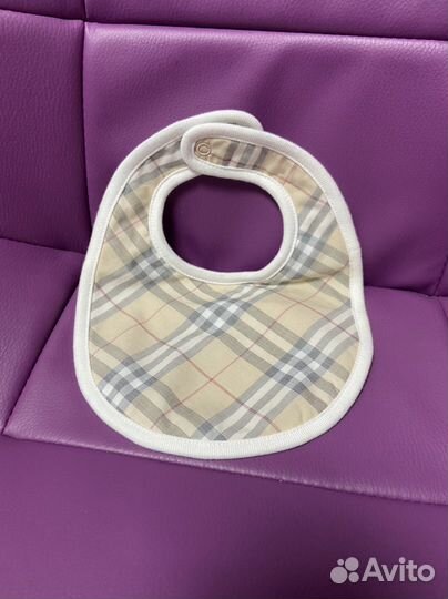 Слюнявчик burberry новый
