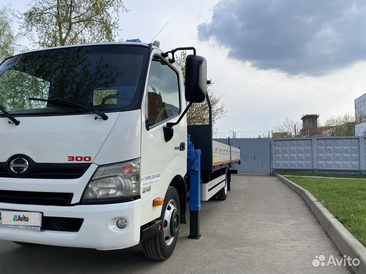 Hino 300 (Dutro) с КМУ, 2017