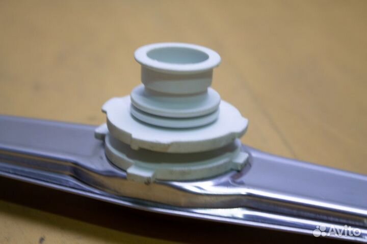 Разбрызгиватель нижний Ariston C00099964 бу. 2258