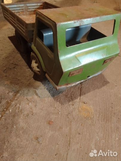 Железная игрушка СССР железный самосвал