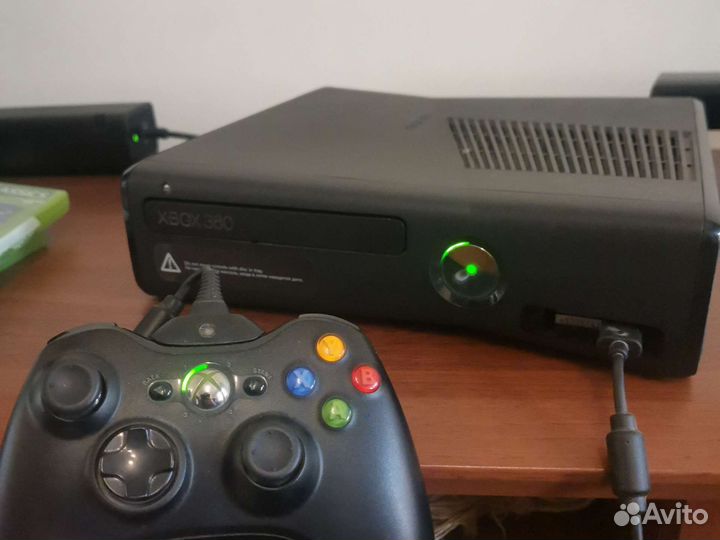 Xbox 360, 2 джойстика, kinect и 3 игры лицензионки