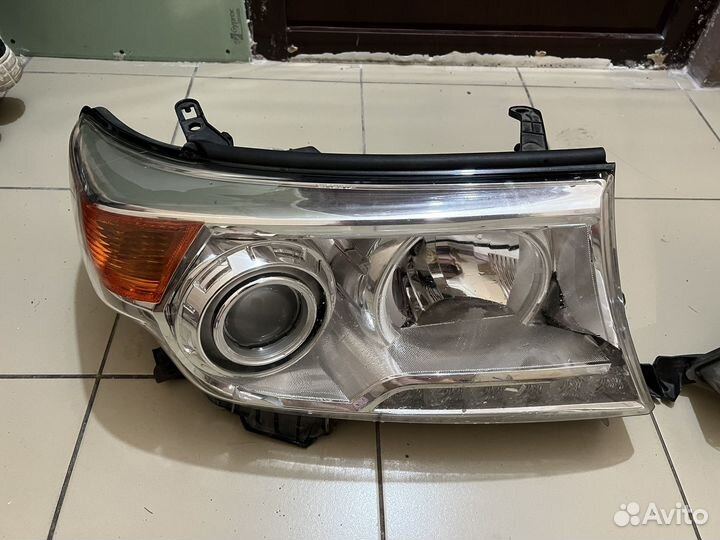 Фары оригинал тойота ленд крузер 200