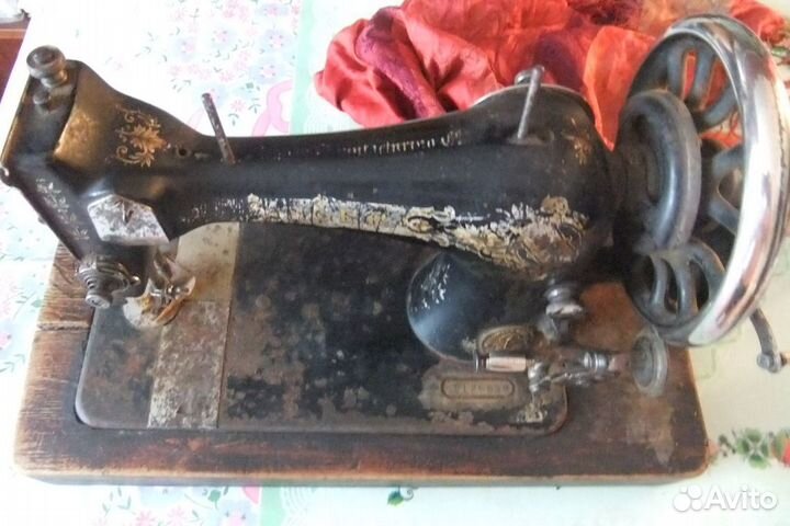 Швейная машина Singer