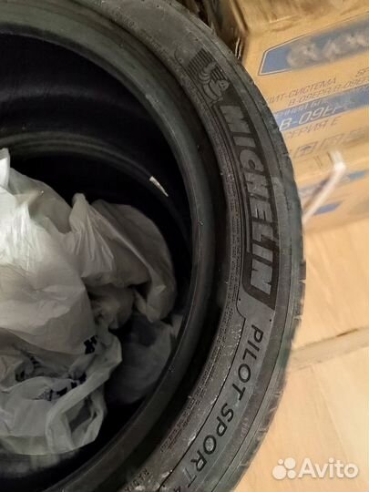 Michelin Pilot Sport 4 235/45 R18