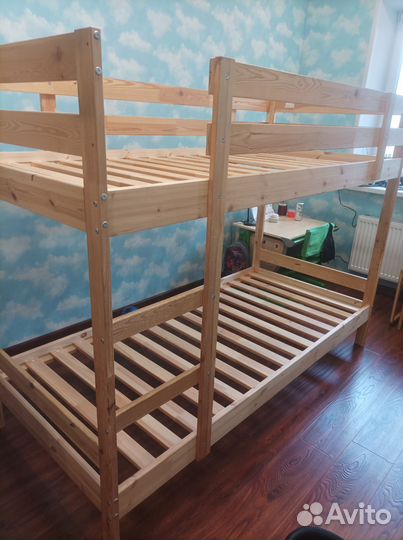 Кровать двухьярусная
